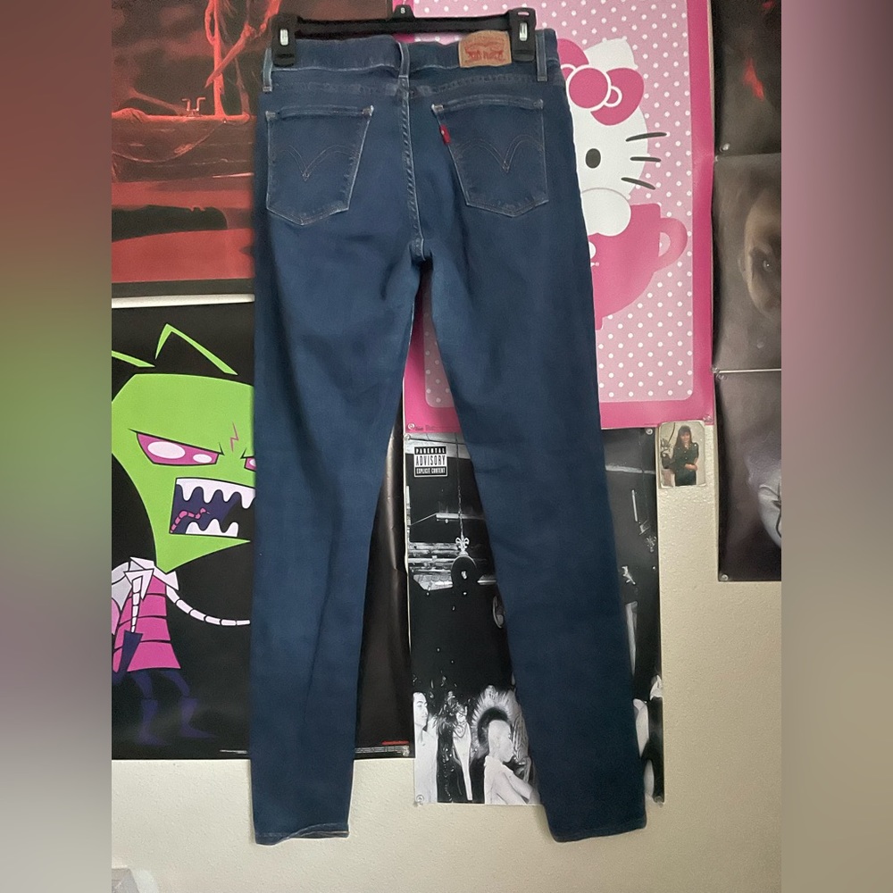levi’s 🤍🤍 - Picture 2 of 2